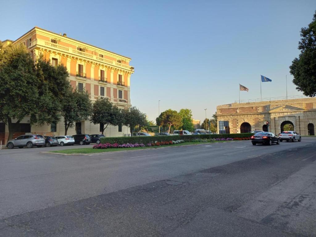 Luxury Verona Apartment City Centre Buitenkant foto